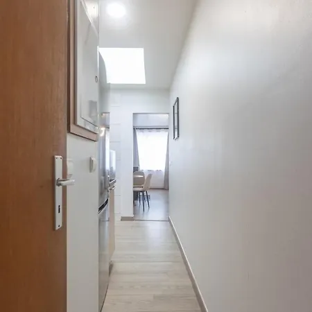 Apartman Moni 2d *